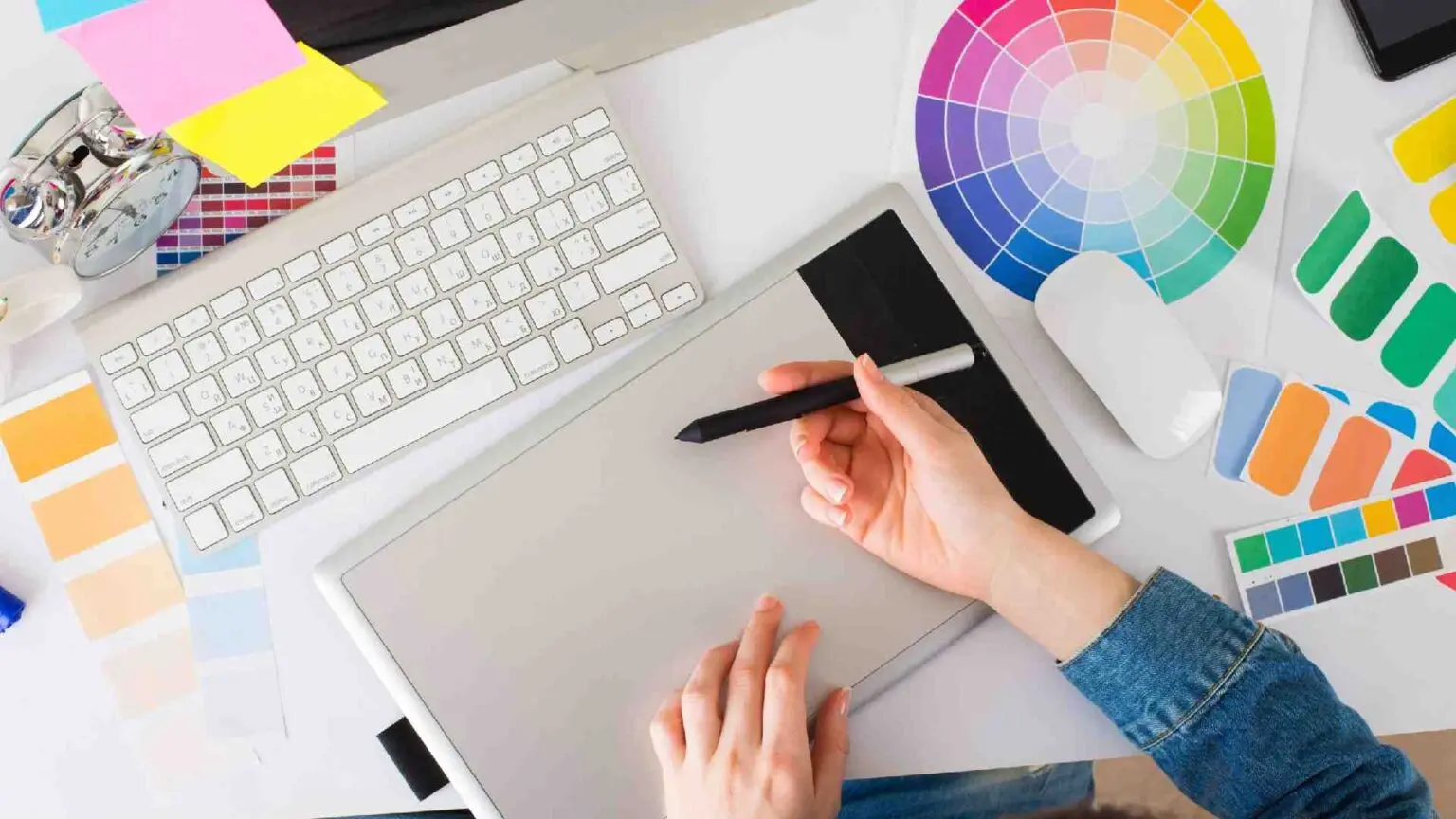 UAE-Graphic-Designer-